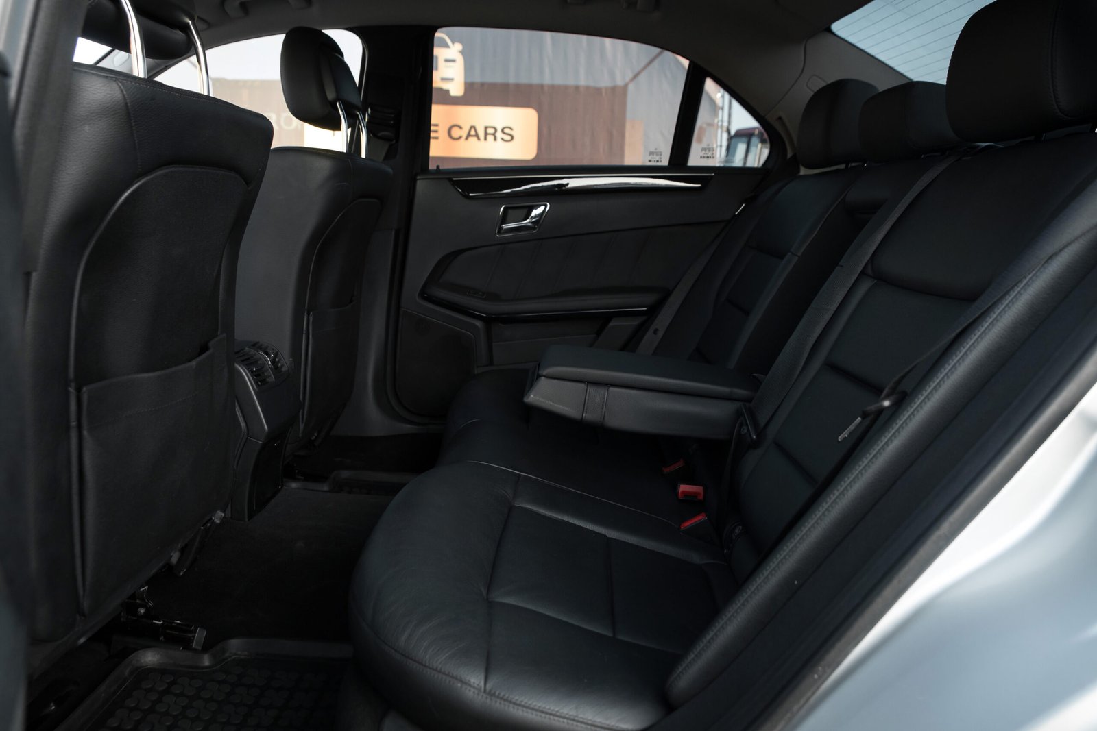 
								Mersedes Benz E350 Avangard 3.0D full									
