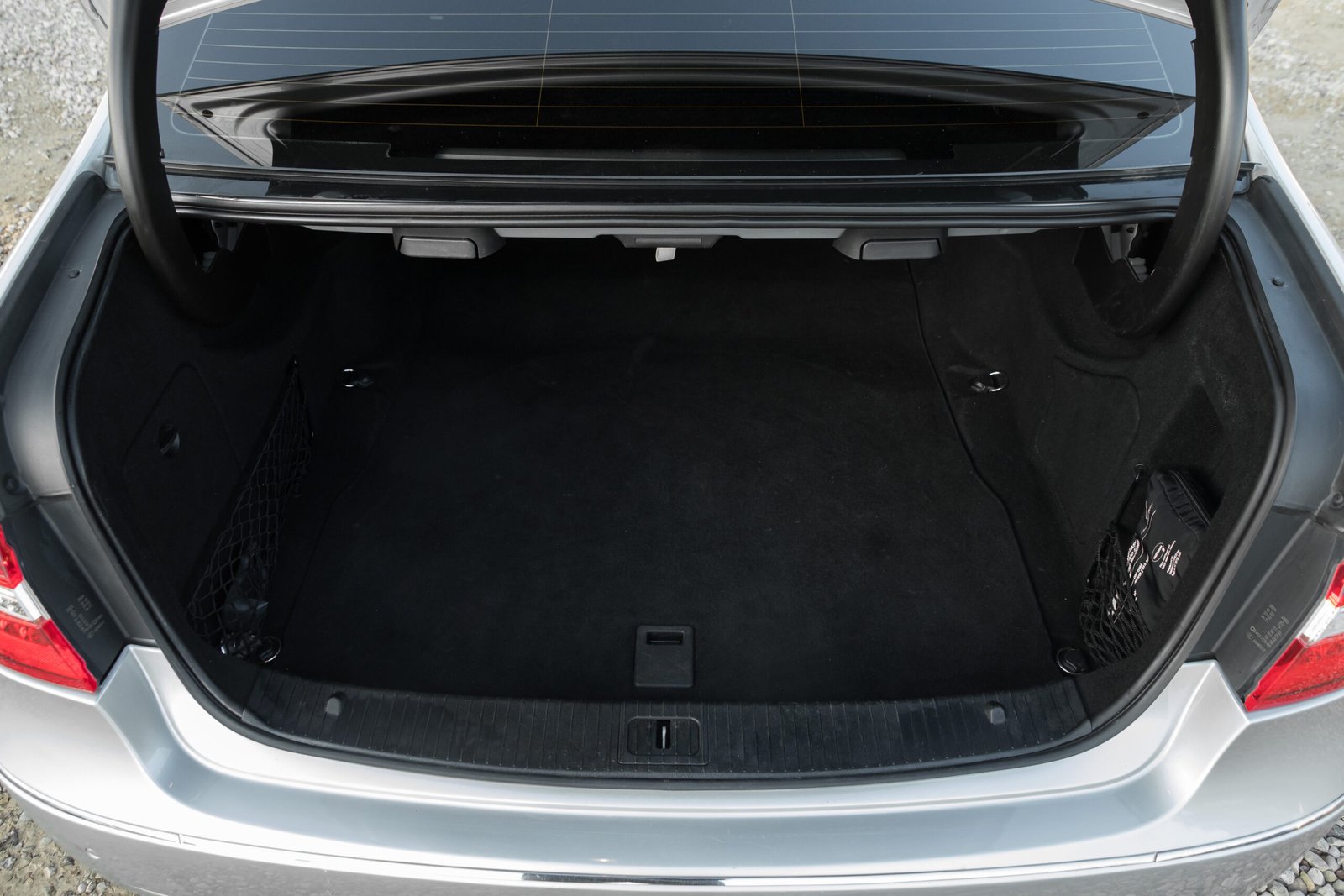 
								Mersedes Benz E350 Avangard 3.0D full									