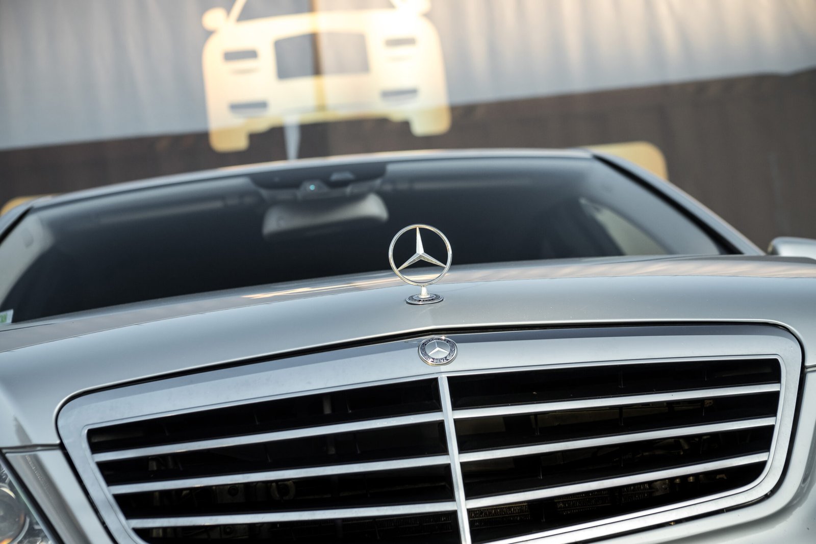 
								Mersedes Benz E350 Avangard 3.0D full									