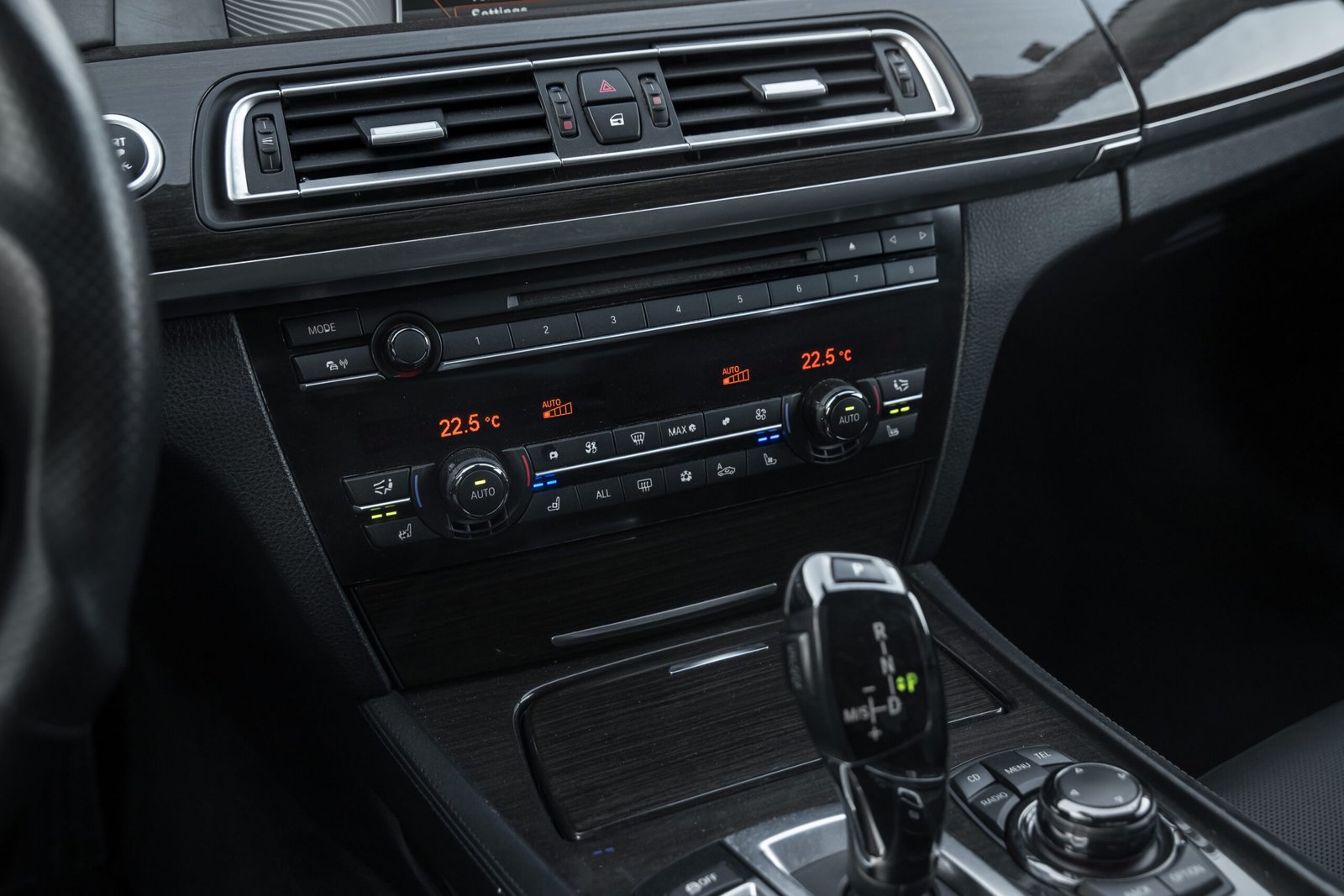 
								BMW 730D 180KW FULL OPTIONS full									