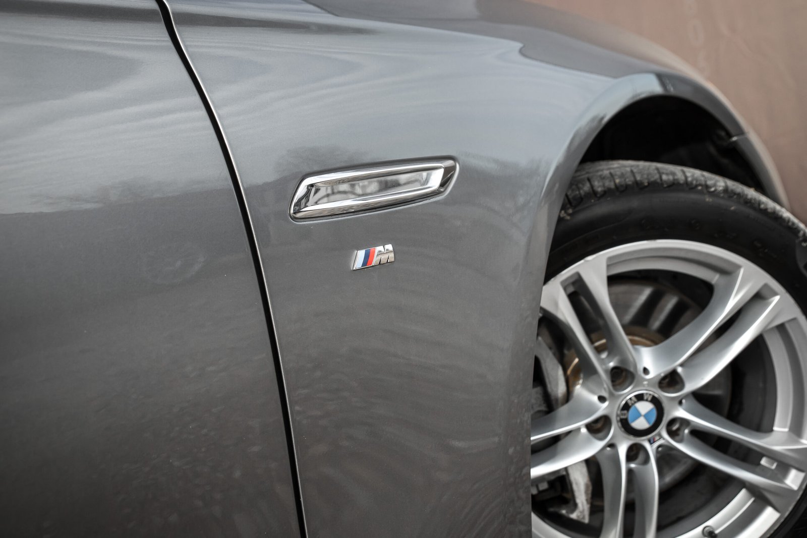 
								BMW 530D 190KW X-DRIVE M-SPORTPAKET full									