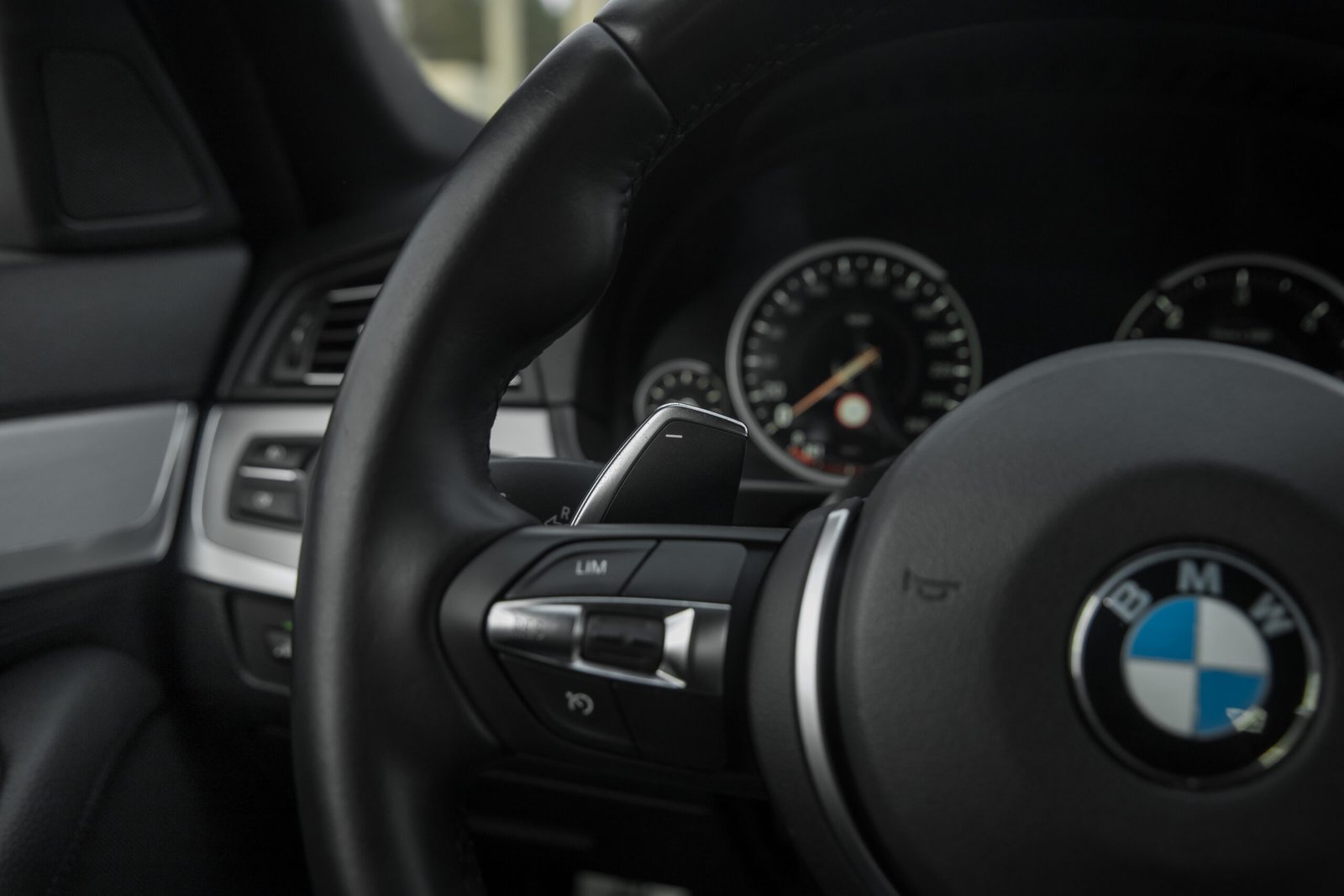 
								BMW 530D 190KW X-DRIVE M-SPORTPAKET full									