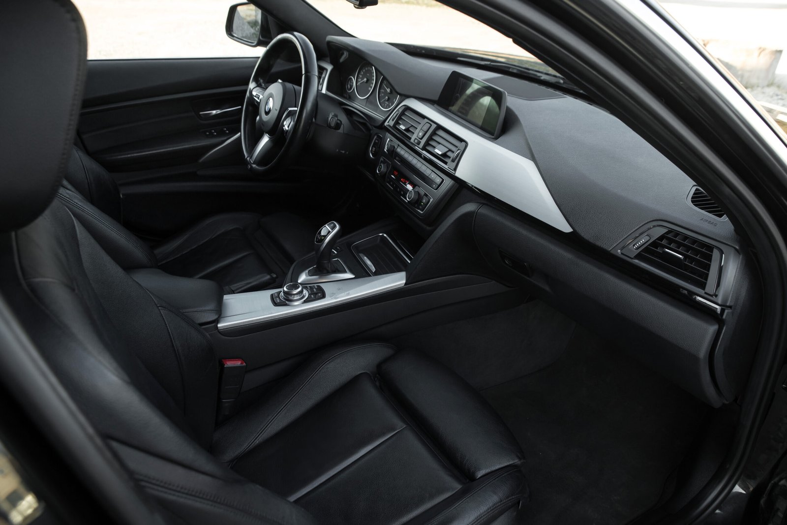 BMW 320D F31 120KW M-SPORTPAKET full