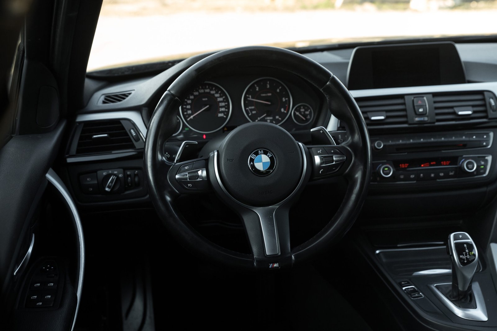 BMW 320D F31 120KW M-SPORTPAKET full