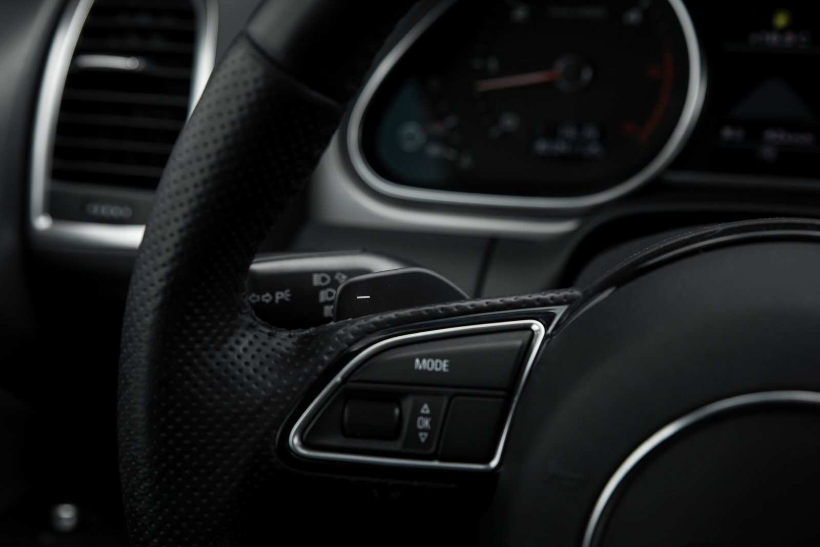 
								AUDI Q7 S-LINE 3.0D 180KW QUATTRO FACELIFT full									