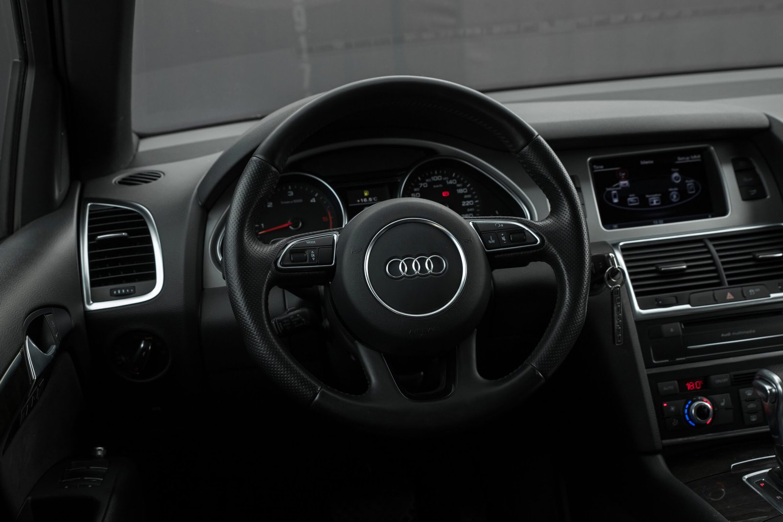 
								AUDI Q7 S-LINE 3.0D 180KW QUATTRO FACELIFT full									