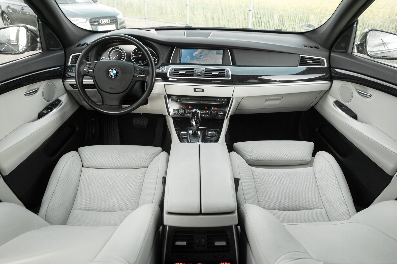 
								BMW 530D GT 180KW COMFORT full									