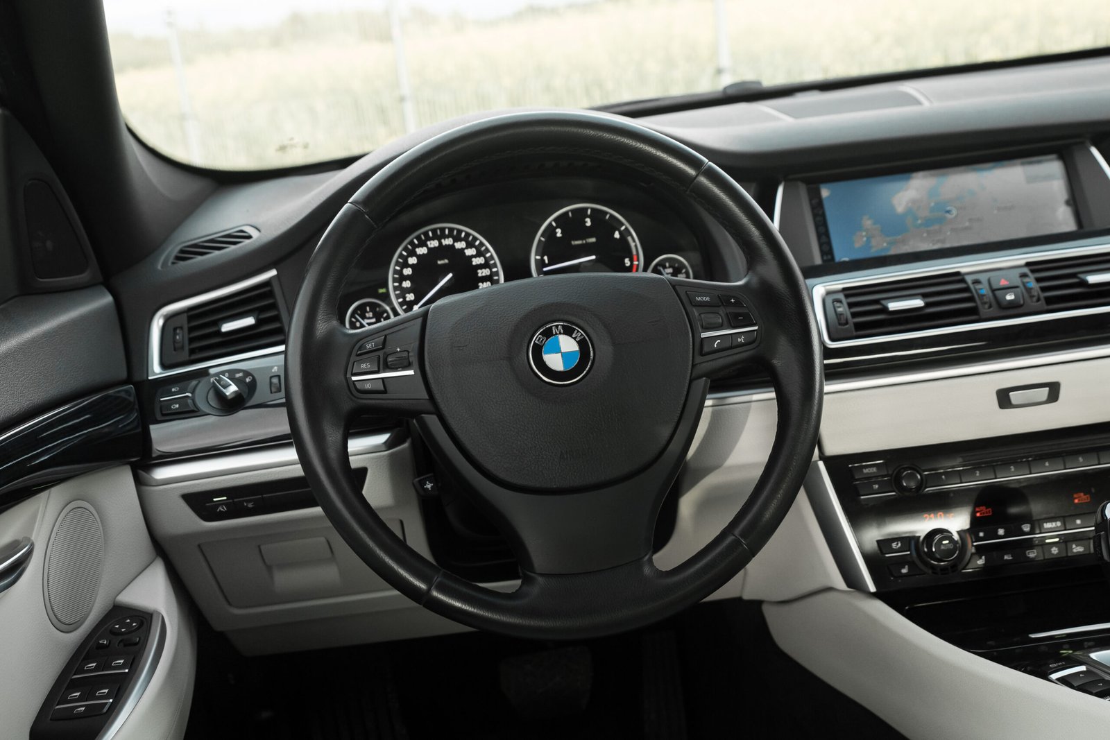 
								BMW 530D GT 180KW COMFORT full									
