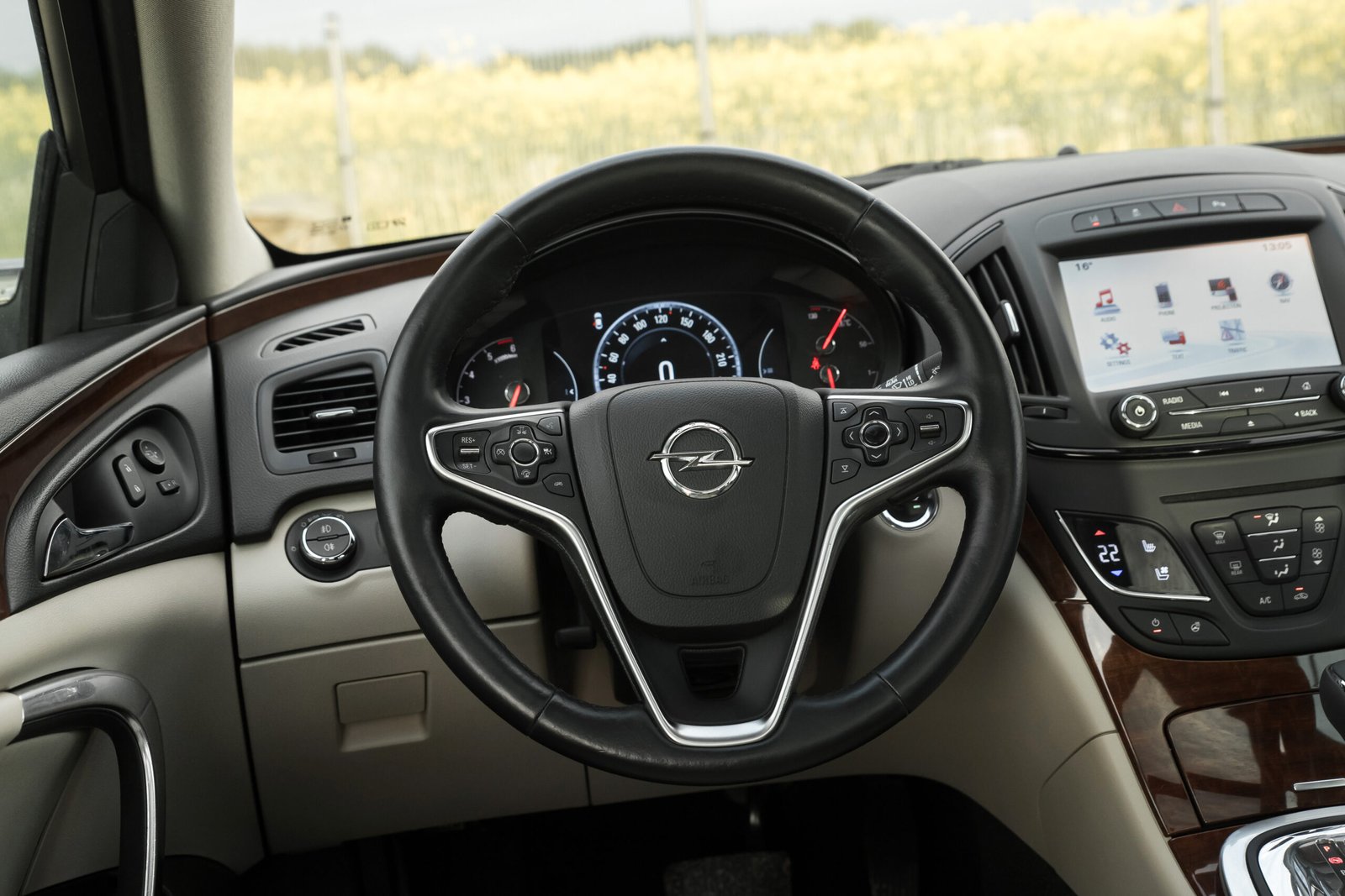 
								OPEL INSIGNIA COSMO 2.0D 125 KW FACELIFT full									