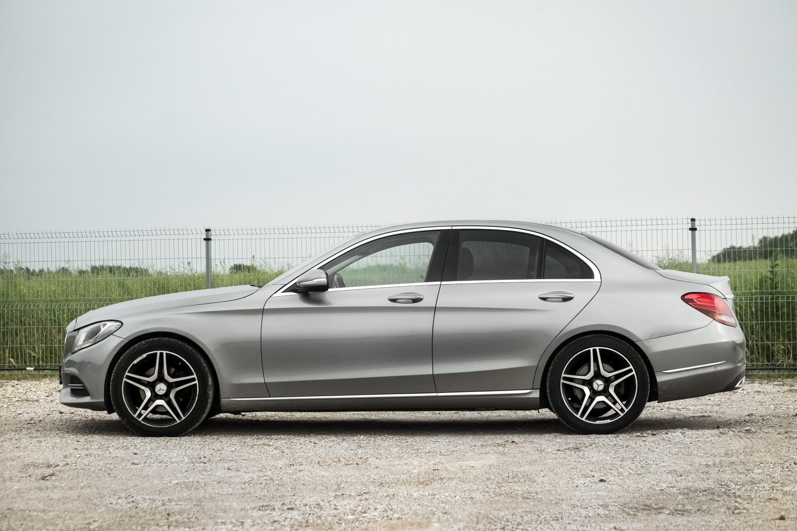 MERSEDES BENZ C220 2.0D SEDAN full