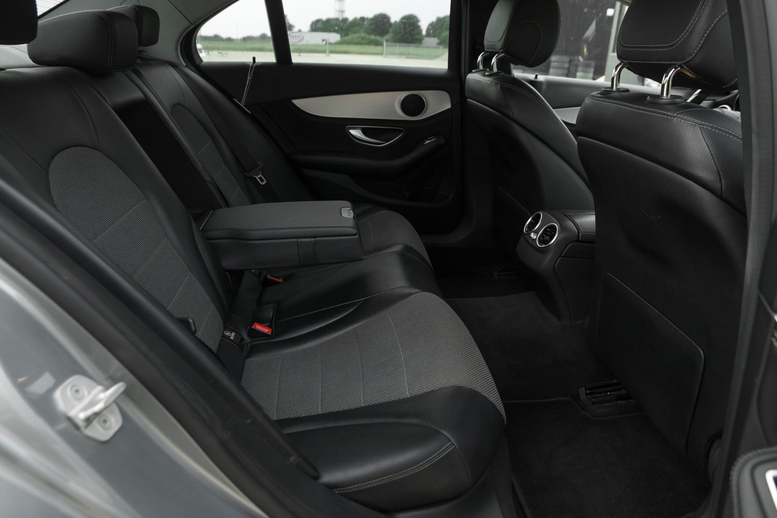 MERSEDES BENZ C220 2.0D SEDAN full
