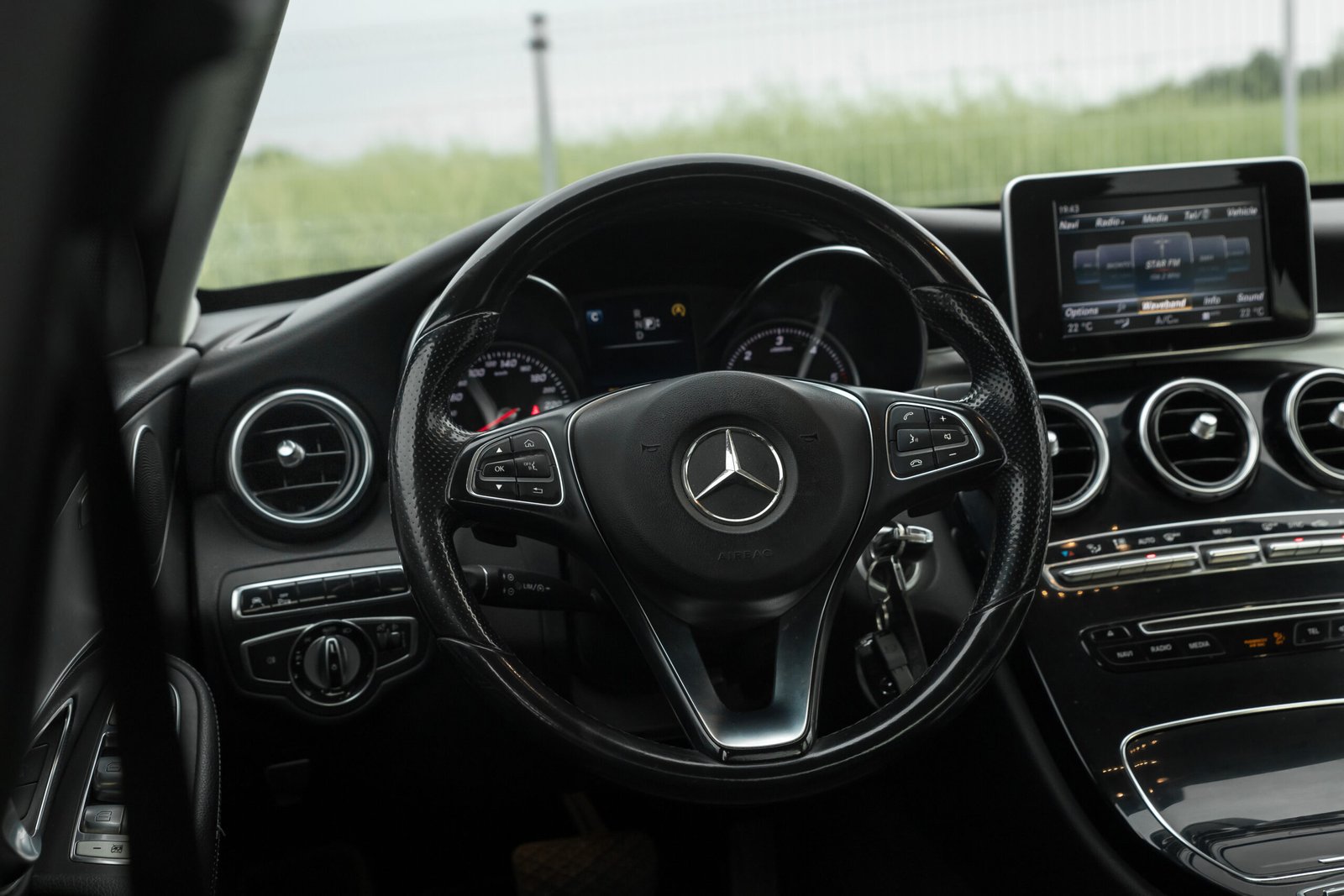 MERSEDES BENZ C220 2.0D SEDAN full