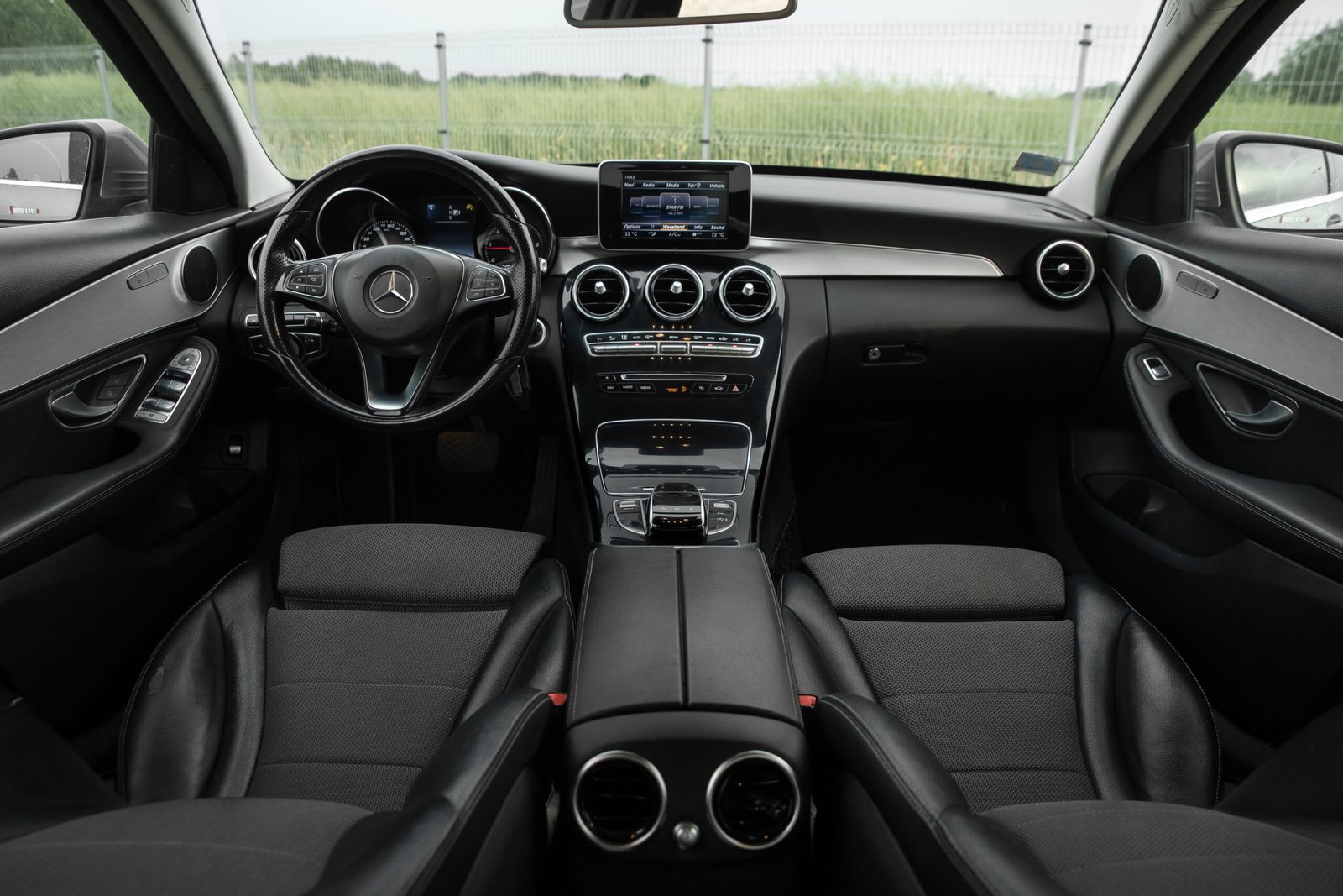 MERSEDES BENZ C220 2.0D SEDAN full