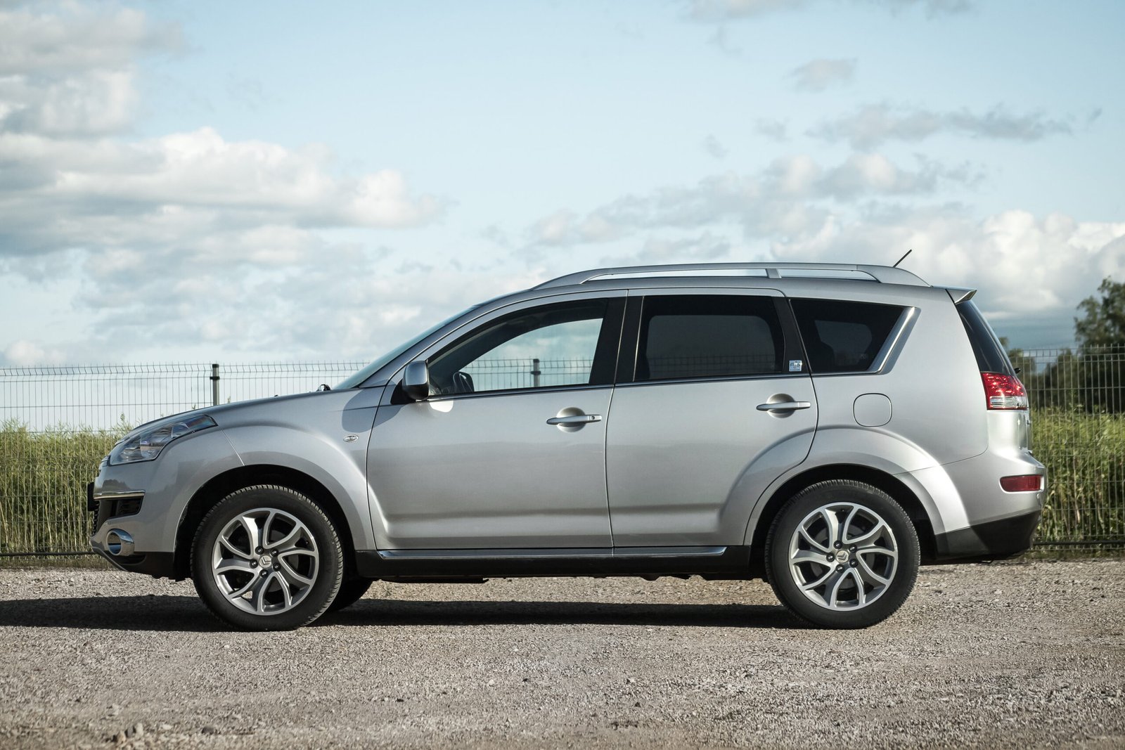 
								CITROEN C-CROSSER 2.2D 4×4 FULL OPTIONS full									