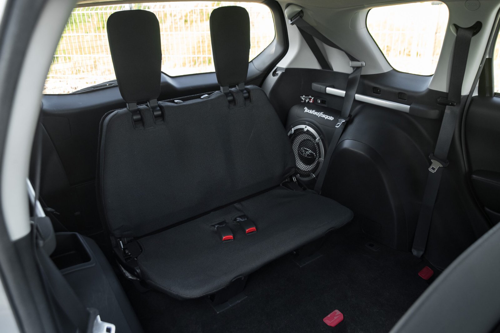 
								CITROEN C-CROSSER 2.2D 4×4 FULL OPTIONS full									