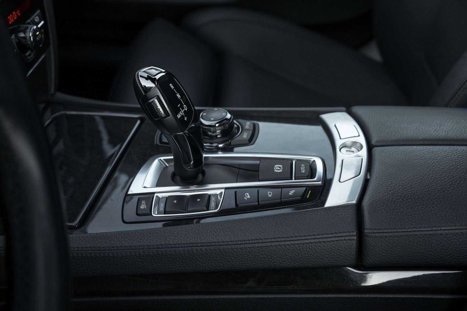 
								BMW 740D 225KW 3.0D 40D M-SPORTPAKET FULL OPTIONS full									