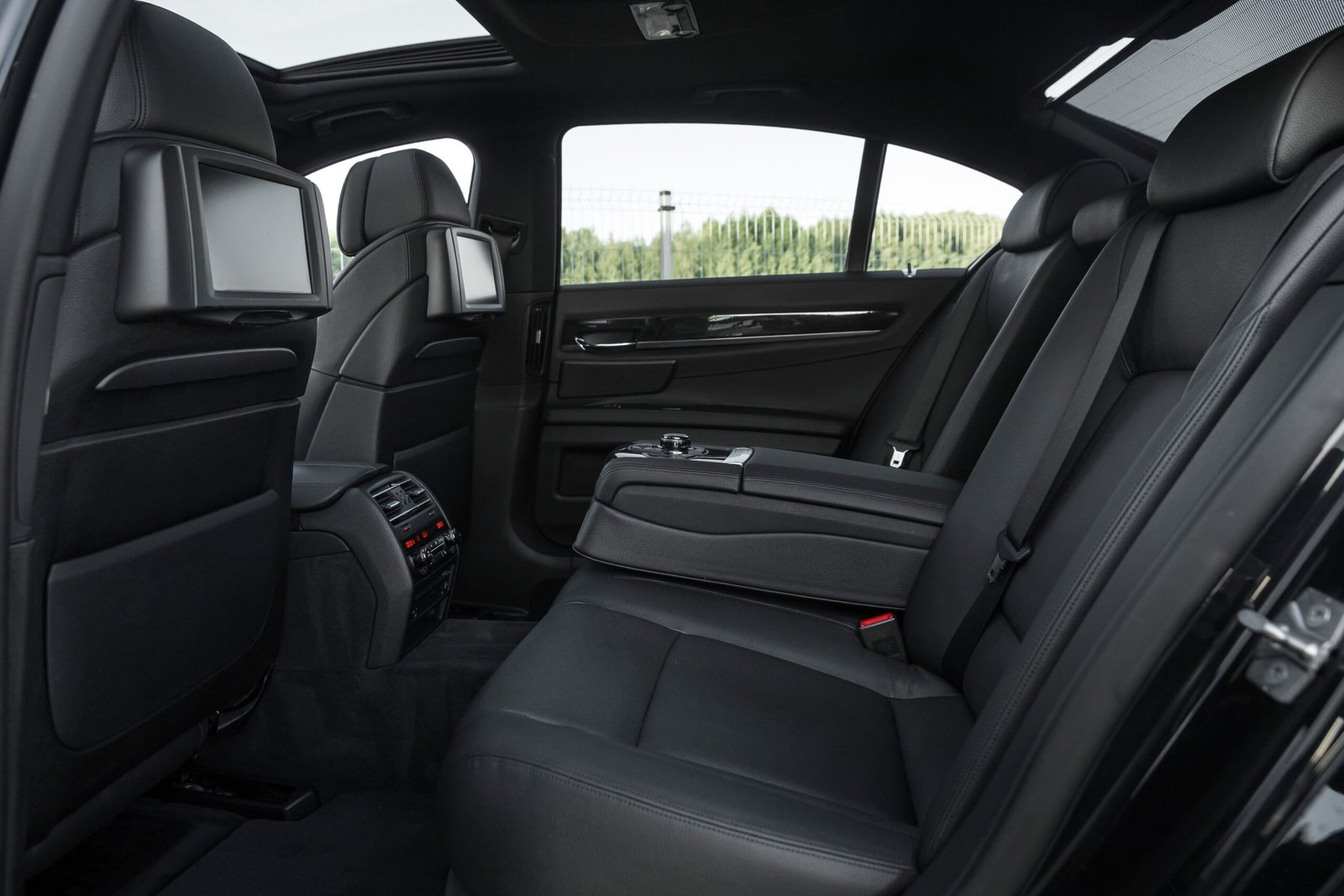 
								BMW 740D 225KW 3.0D 40D M-SPORTPAKET FULL OPTIONS full									