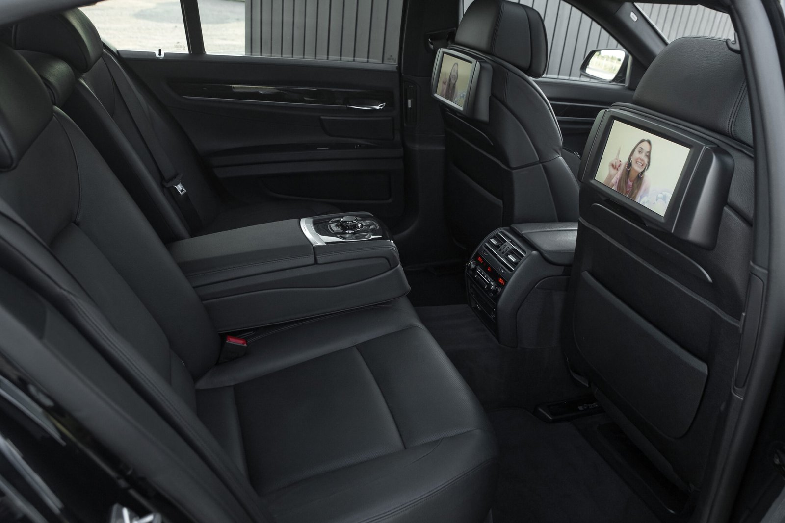
								BMW 740D 225KW 3.0D 40D M-SPORTPAKET FULL OPTIONS full									