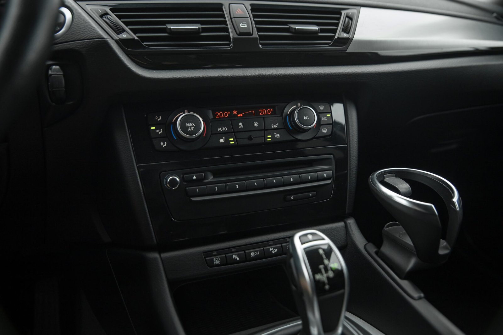 
								BMW X1 SPORTPAKET 2.0D 135KW X-DRIVE AUTOMĀTS full									