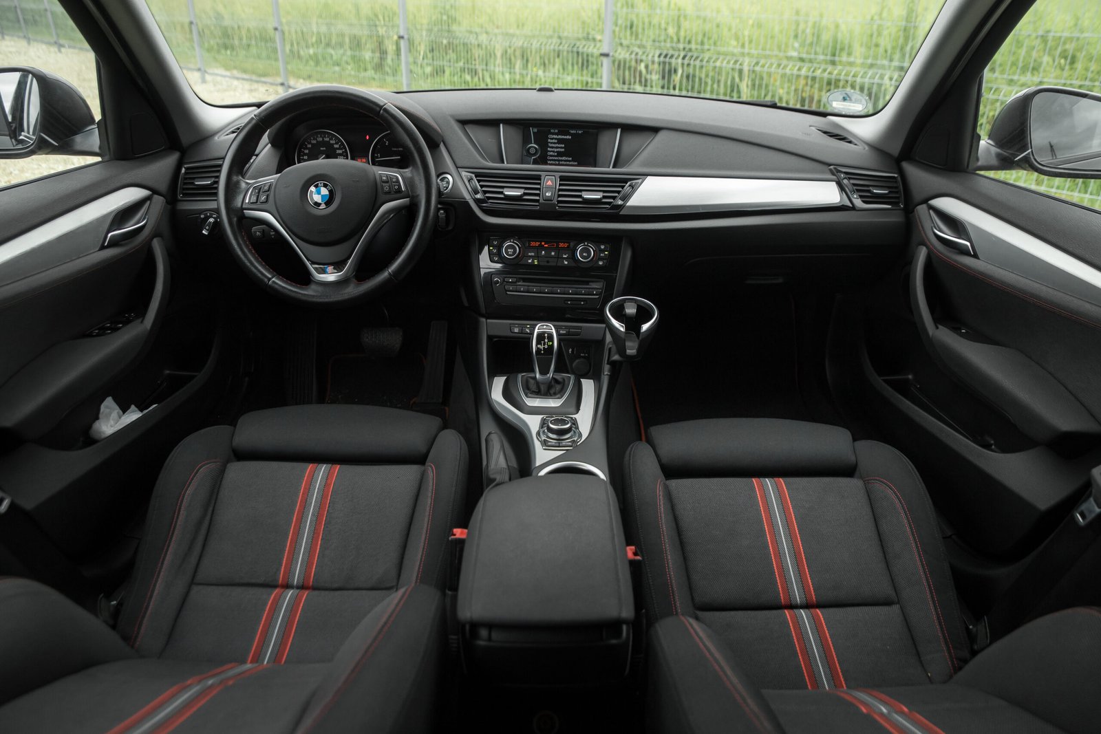 
								BMW X1 SPORTPAKET 2.0D 135KW X-DRIVE AUTOMĀTS full									