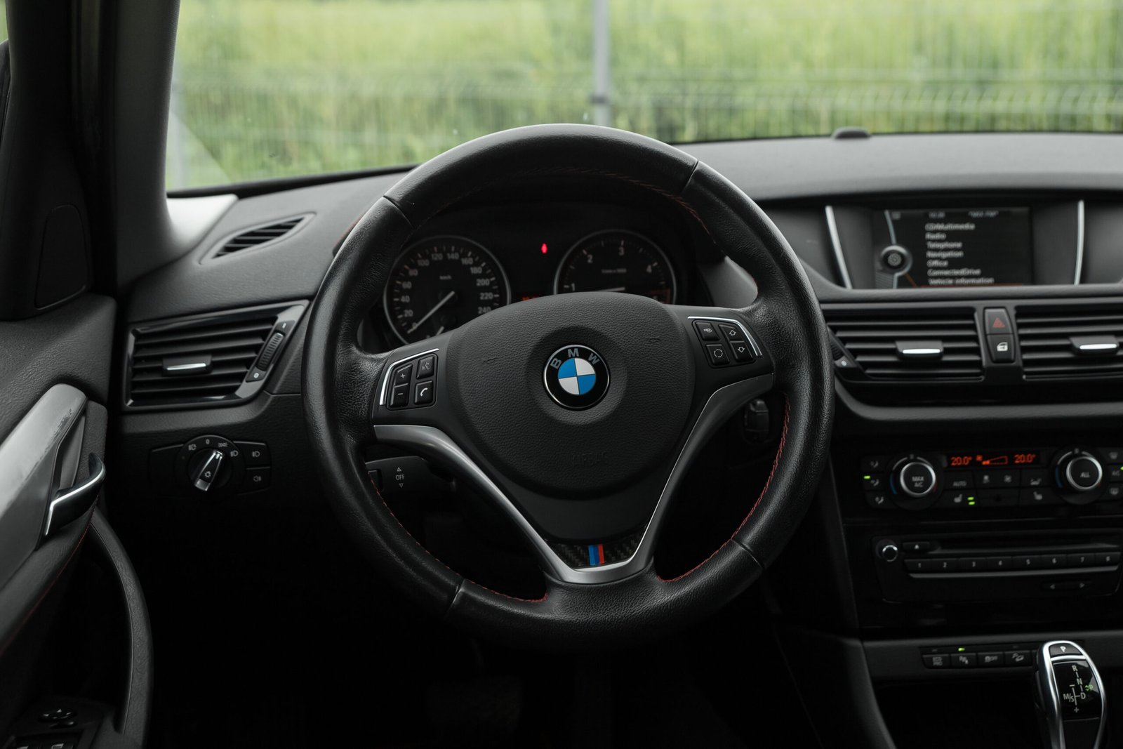 
								BMW X1 SPORTPAKET 2.0D 135KW X-DRIVE AUTOMĀTS full									