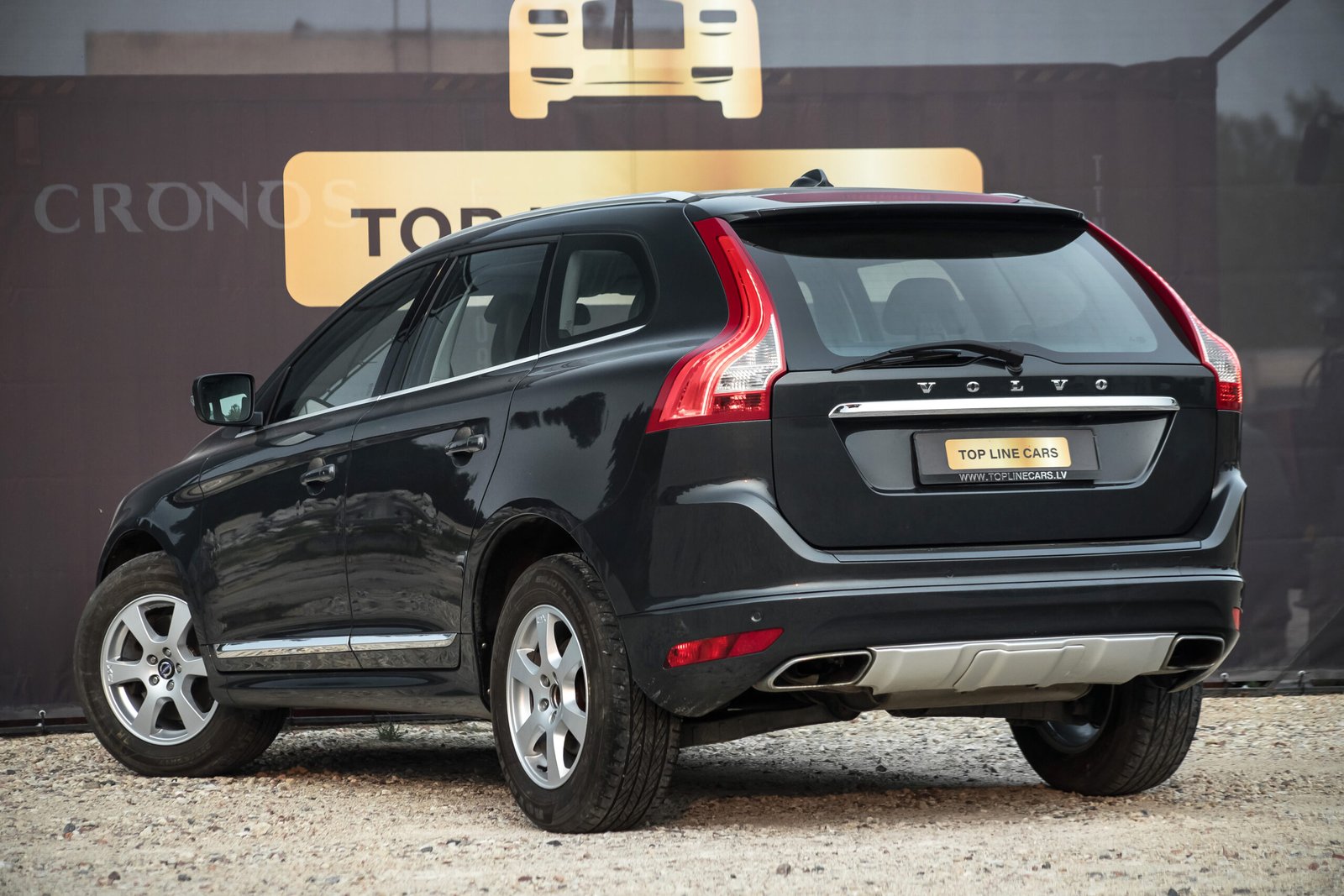 
								VOLVO XC60 2.4D5 MOMENTUM full									