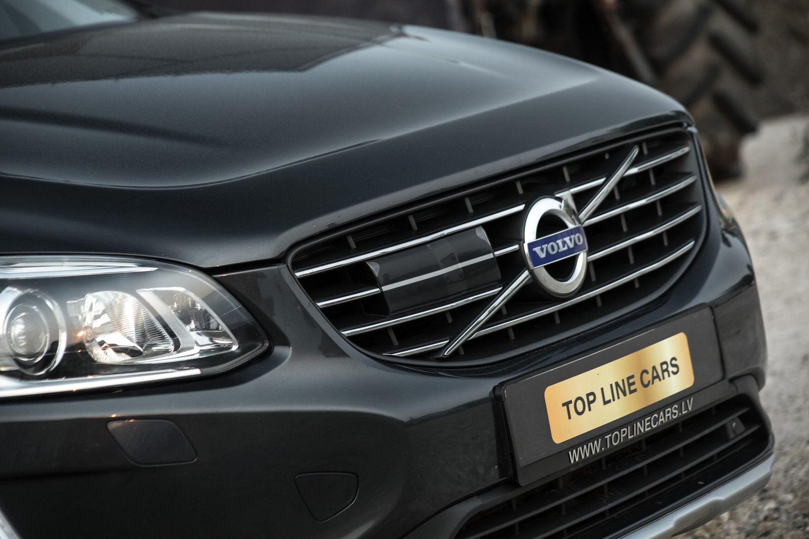 
								VOLVO XC60 2.4D5 MOMENTUM full									
