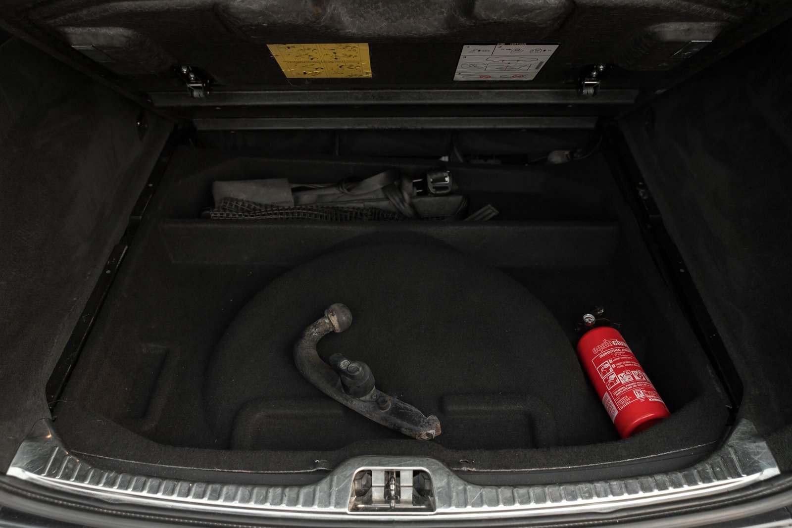 
								VOLVO XC60 2.4D5 MOMENTUM full									