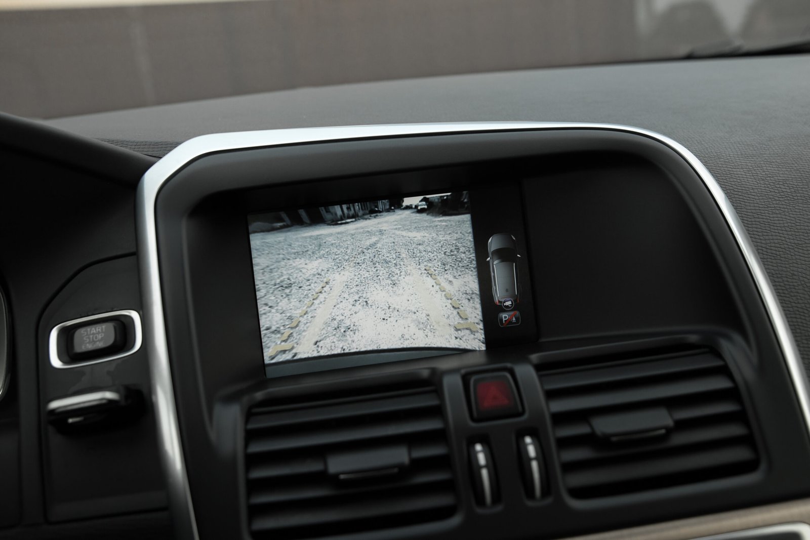 
								VOLVO XC60 2.4D5 MOMENTUM full									