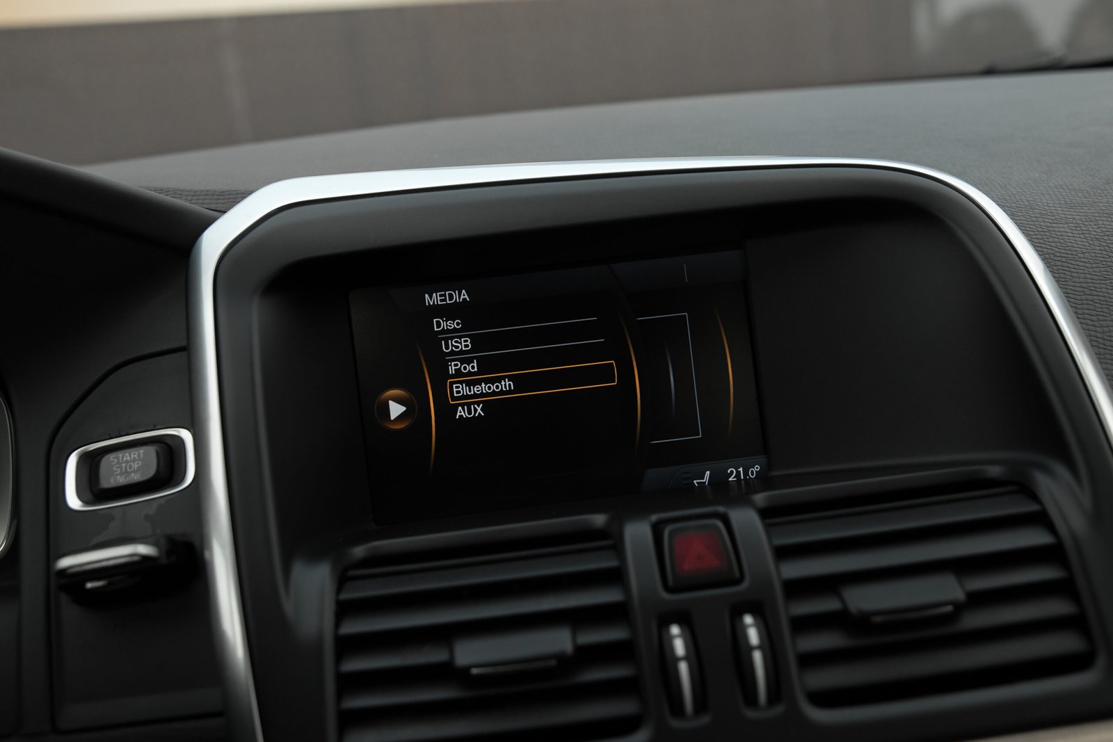 
								VOLVO XC60 2.4D5 MOMENTUM full									