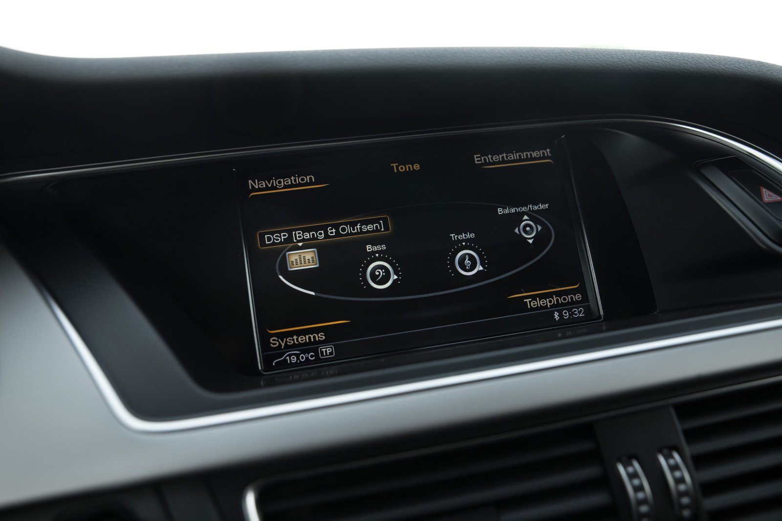AUDI A4 2.0D 100KW FACELIFT full