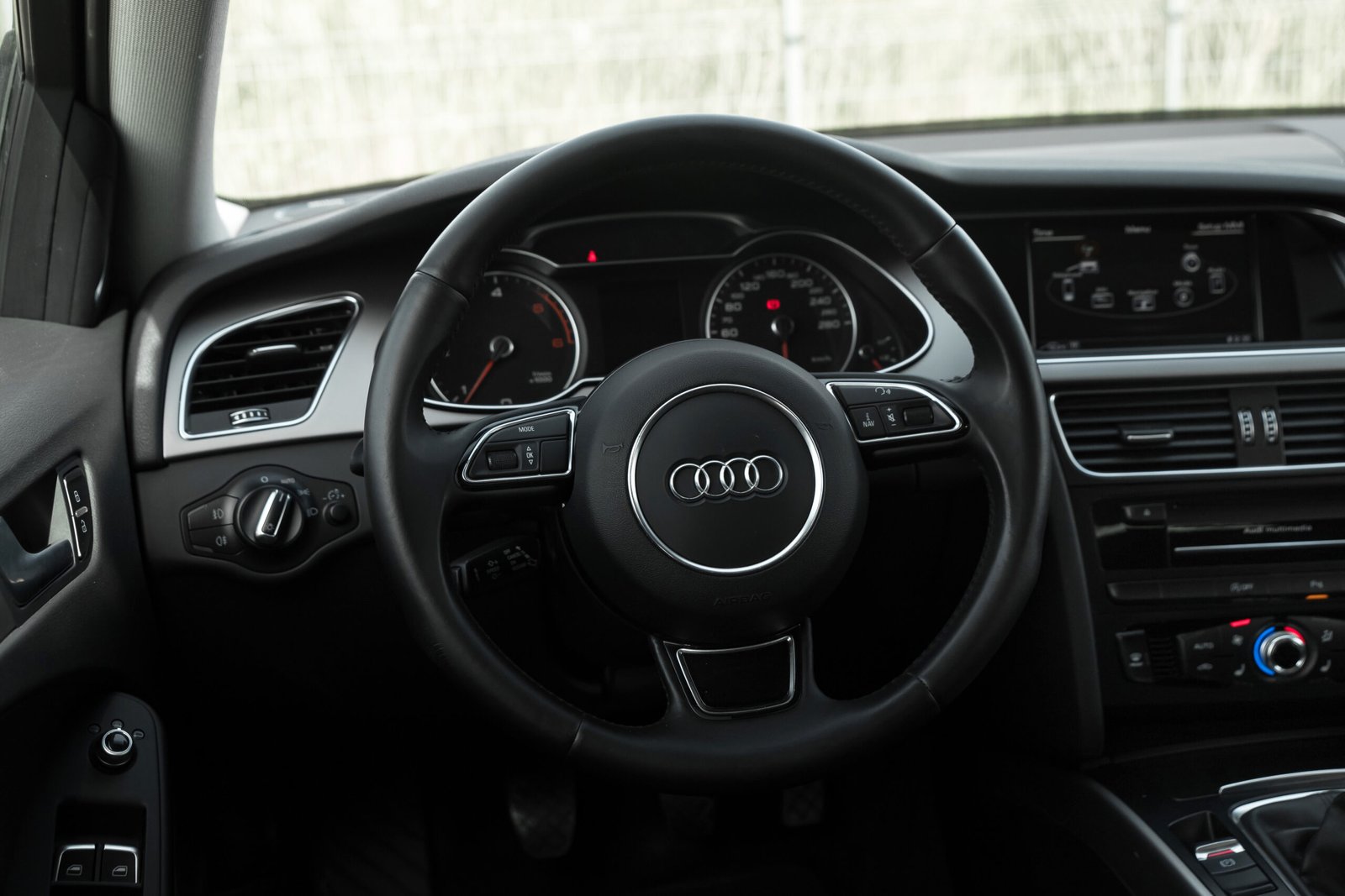 AUDI A4 2.0D 100KW FACELIFT full
