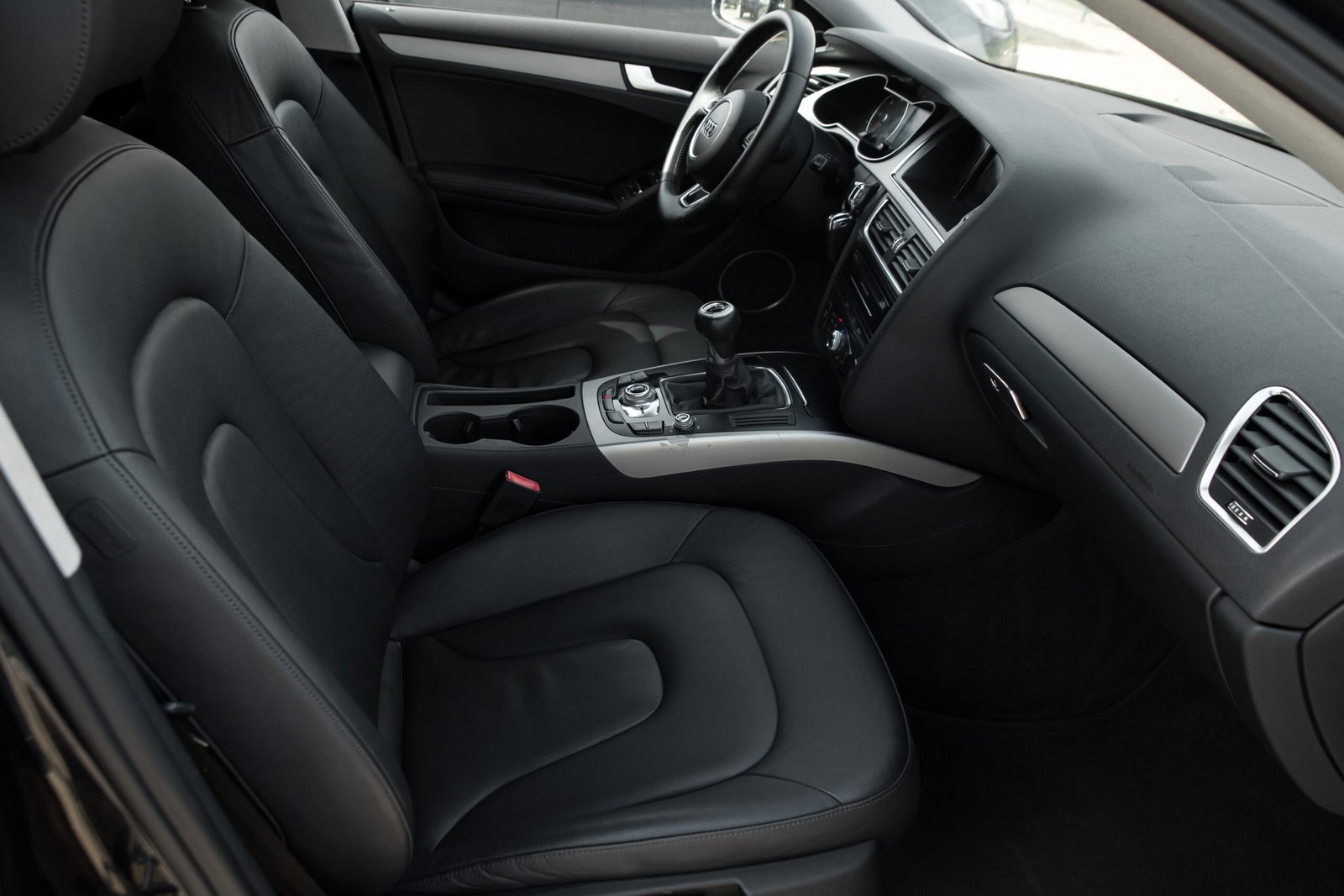 AUDI A4 2.0D 100KW FACELIFT full