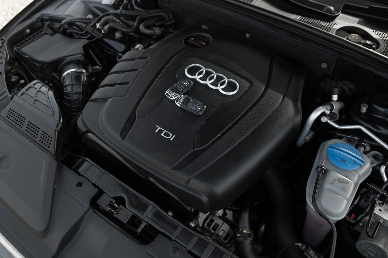 AUDI A4 2.0D 100KW FACELIFT full