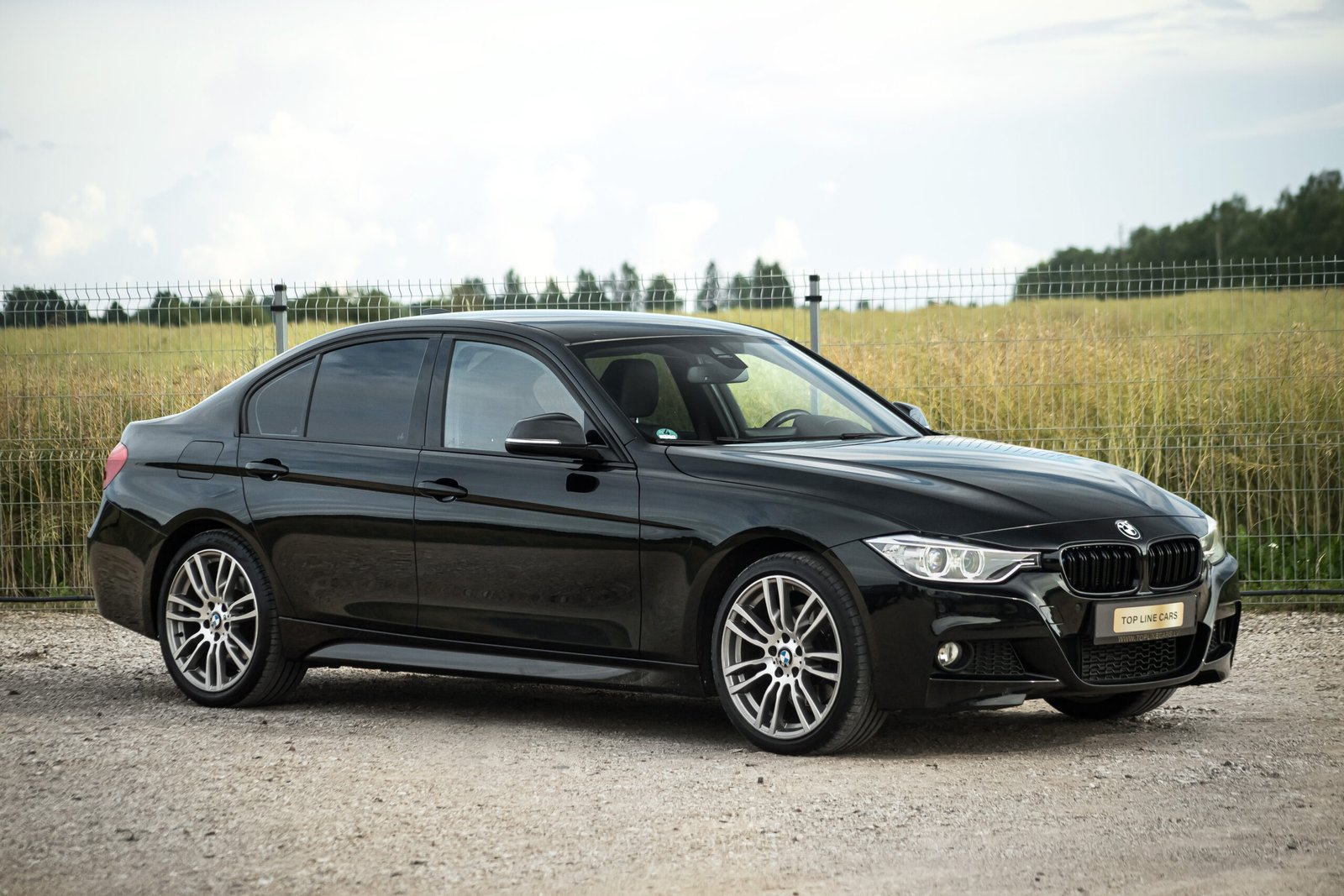 BMW F30 330D 190KW  M-SPORTPAKET full
