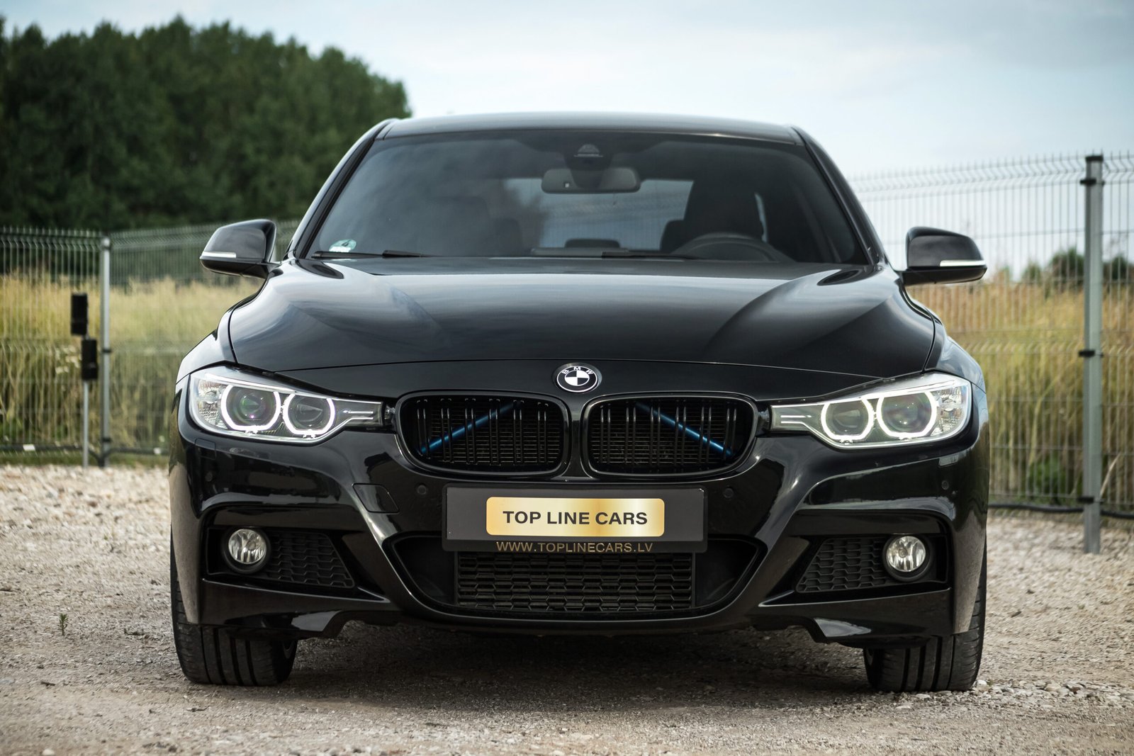 BMW F30 330D 190KW  M-SPORTPAKET full