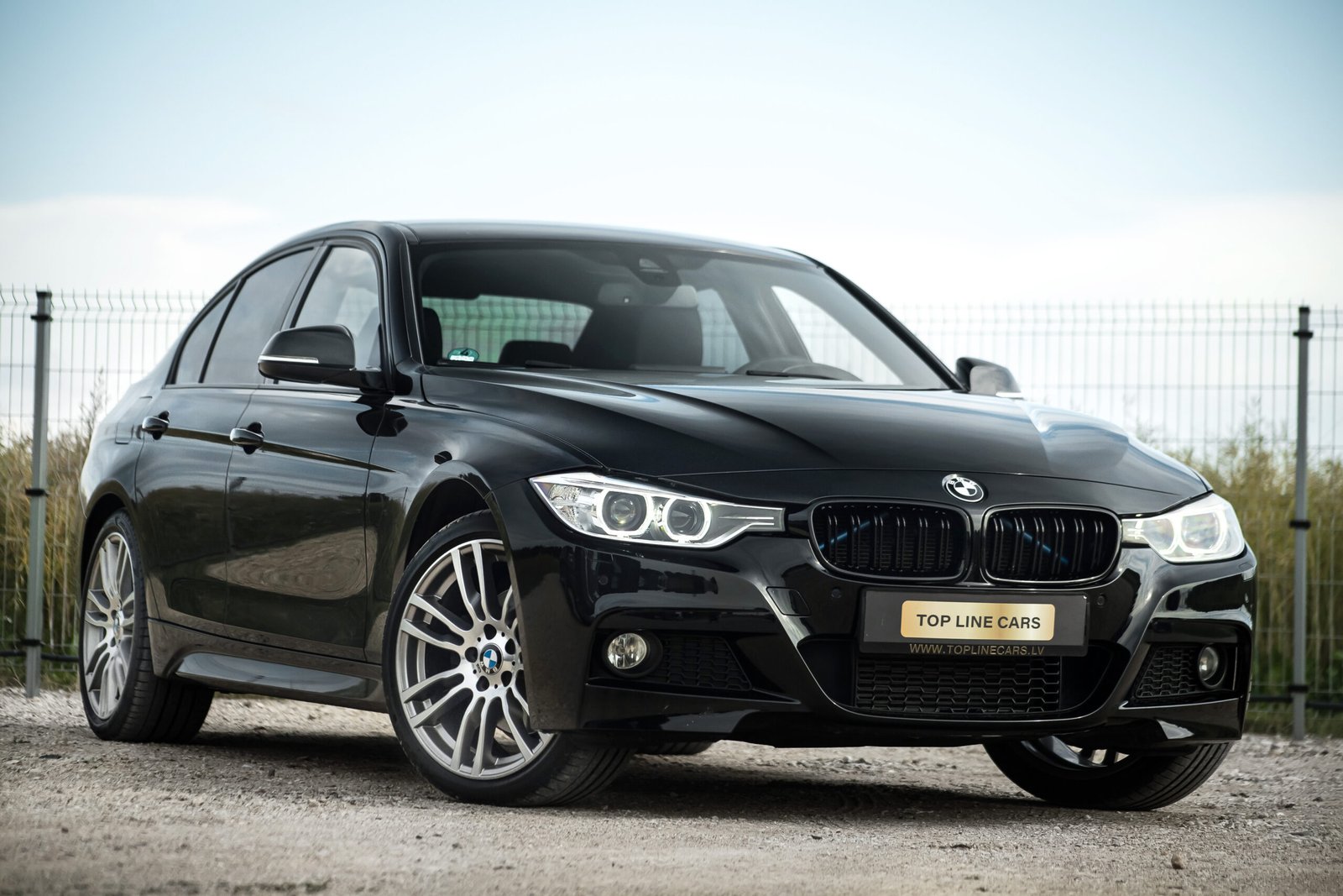 BMW F30 330D 190KW  M-SPORTPAKET full
