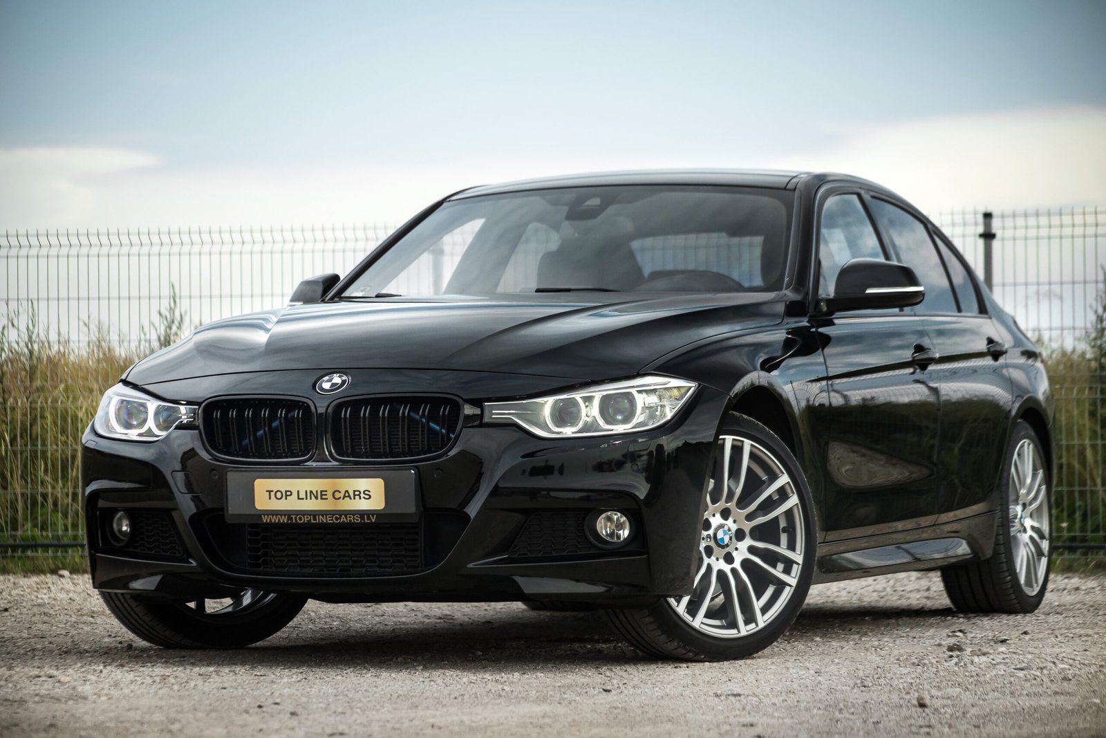 BMW F30 330D 190KW  M-SPORTPAKET full