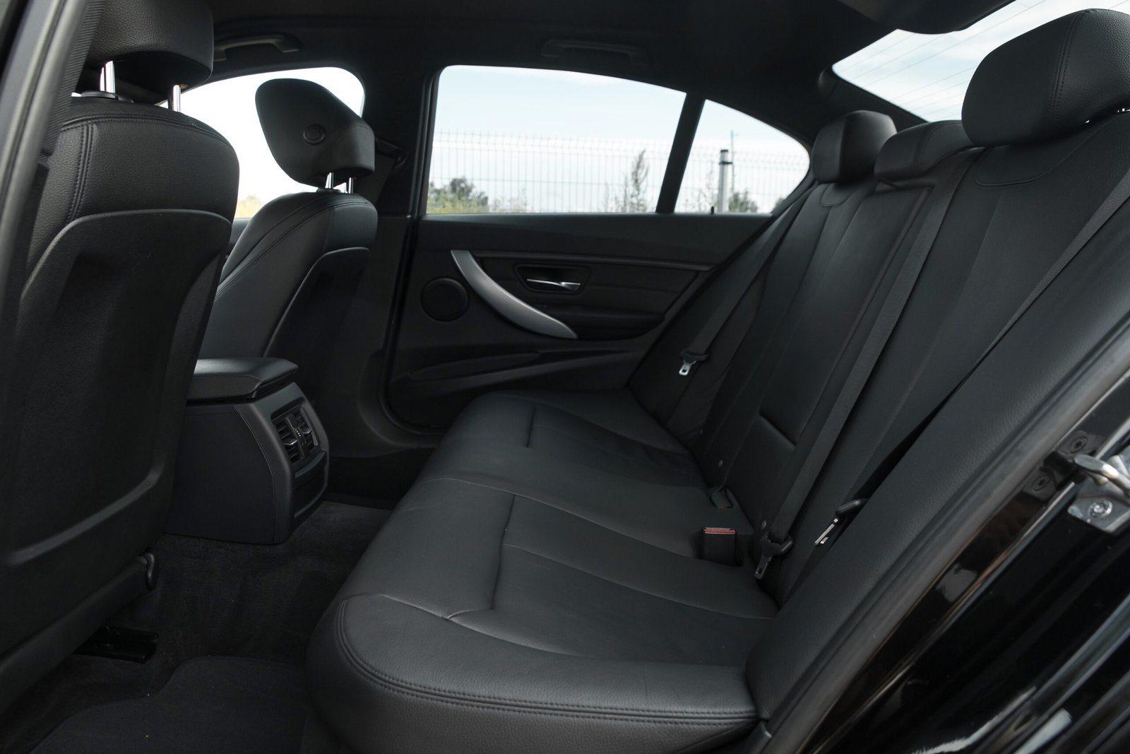 BMW F30 330D 190KW  M-SPORTPAKET full