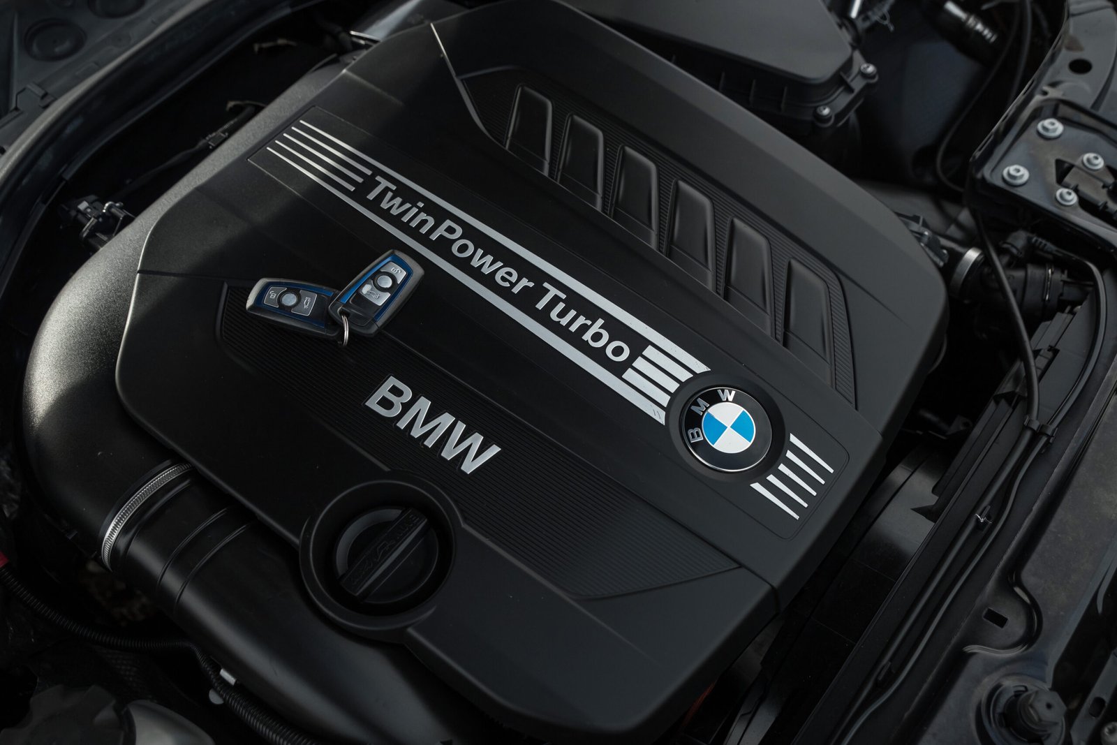 BMW F30 330D 190KW  M-SPORTPAKET full