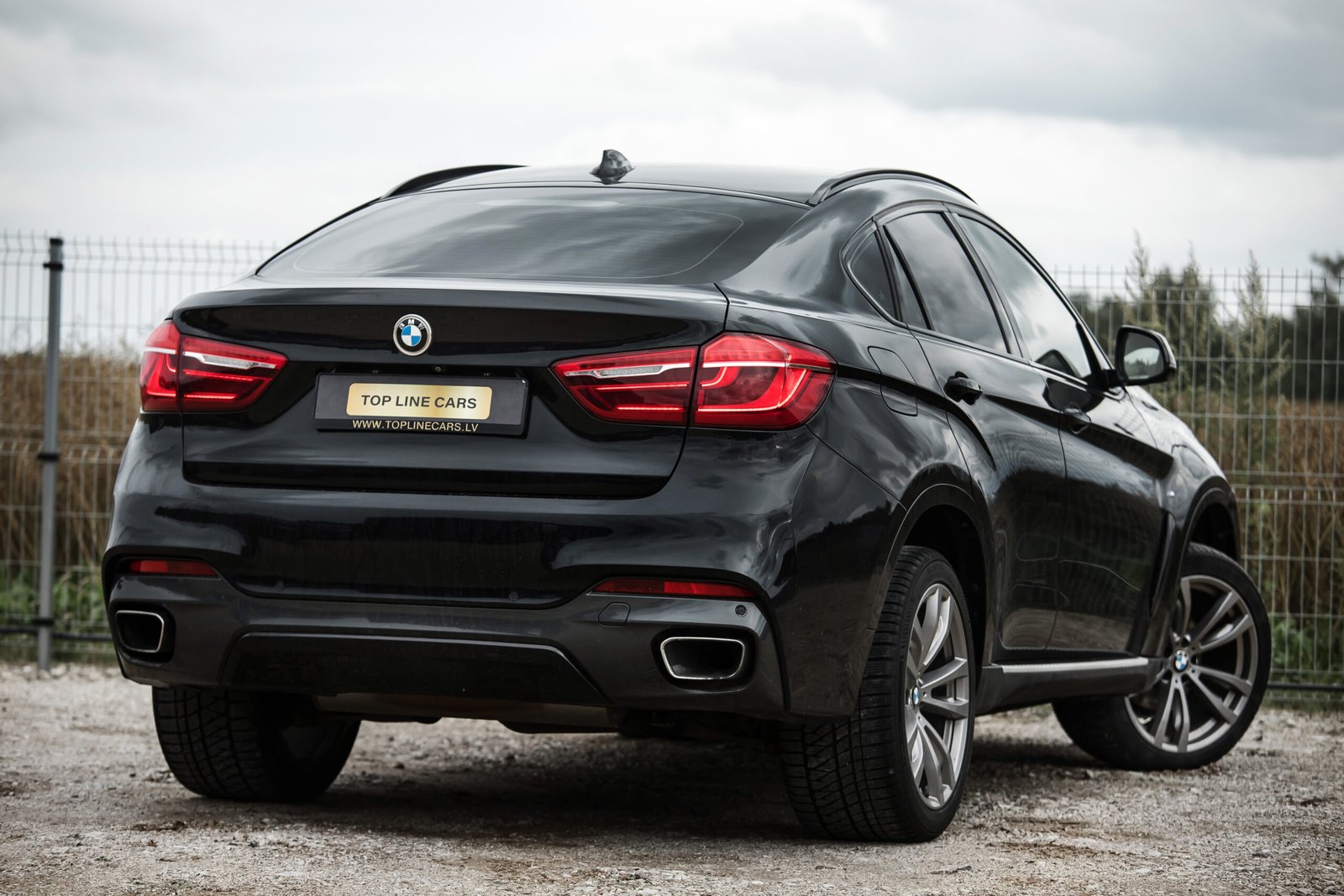 
								BMW X6 F16 3.0D 30D 190KW M-SPORTPAKET full									