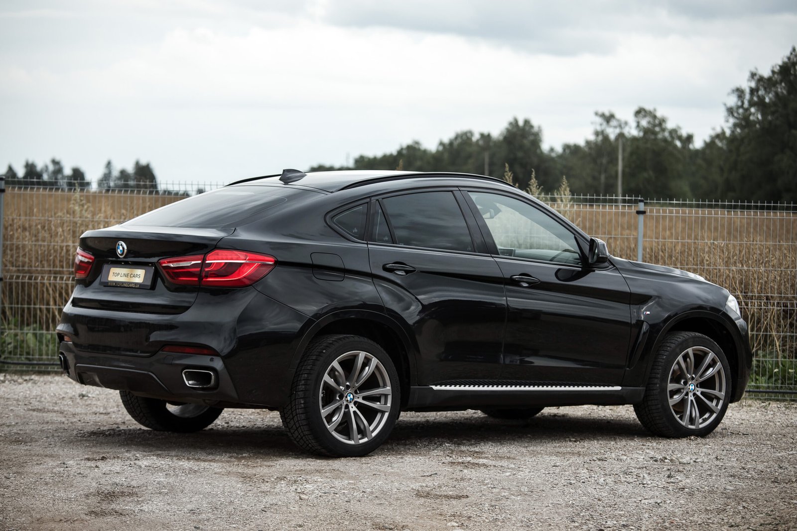 
								BMW X6 F16 3.0D 30D 190KW M-SPORTPAKET full									