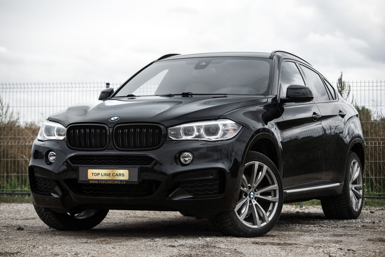 
								BMW X6 F16 3.0D 30D 190KW M-SPORTPAKET full									