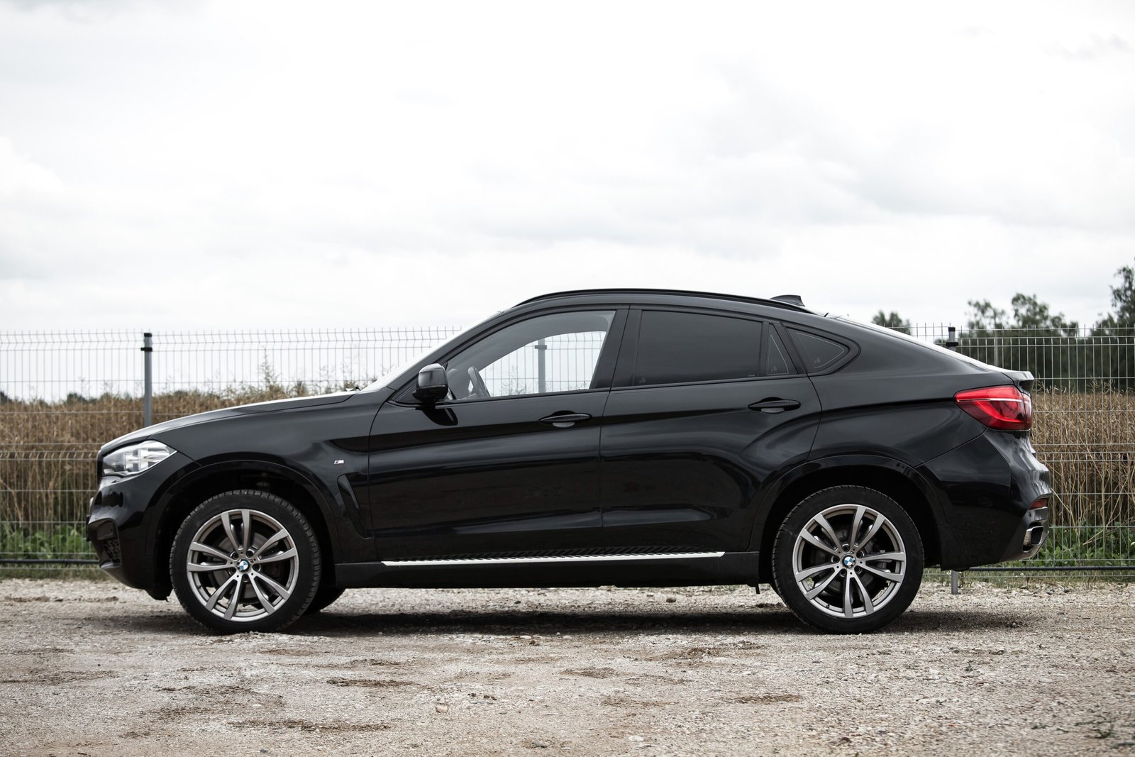 
								BMW X6 F16 3.0D 30D 190KW M-SPORTPAKET full									