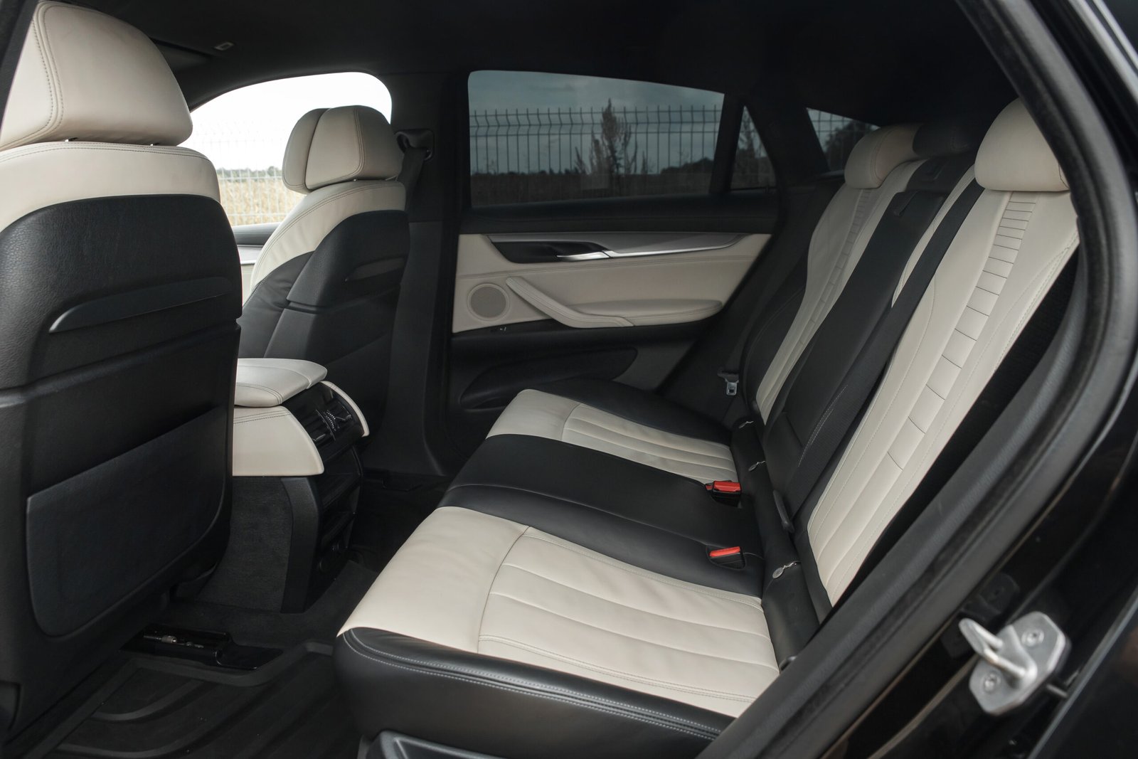 
								BMW X6 F16 3.0D 30D 190KW M-SPORTPAKET full									