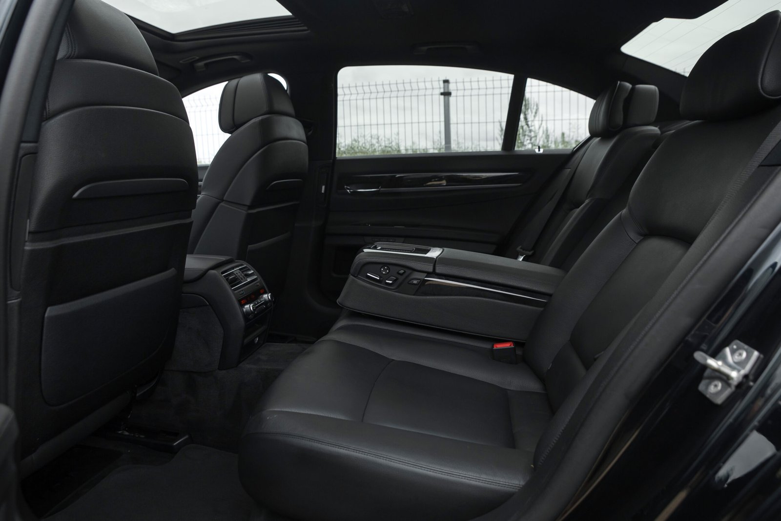 
								BMW 740D 40D 3.0D 225KW M-SPORTPAKET full									