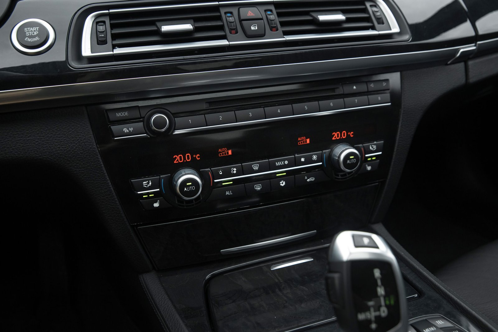 
								BMW 740D 40D 3.0D 225KW M-SPORTPAKET full									