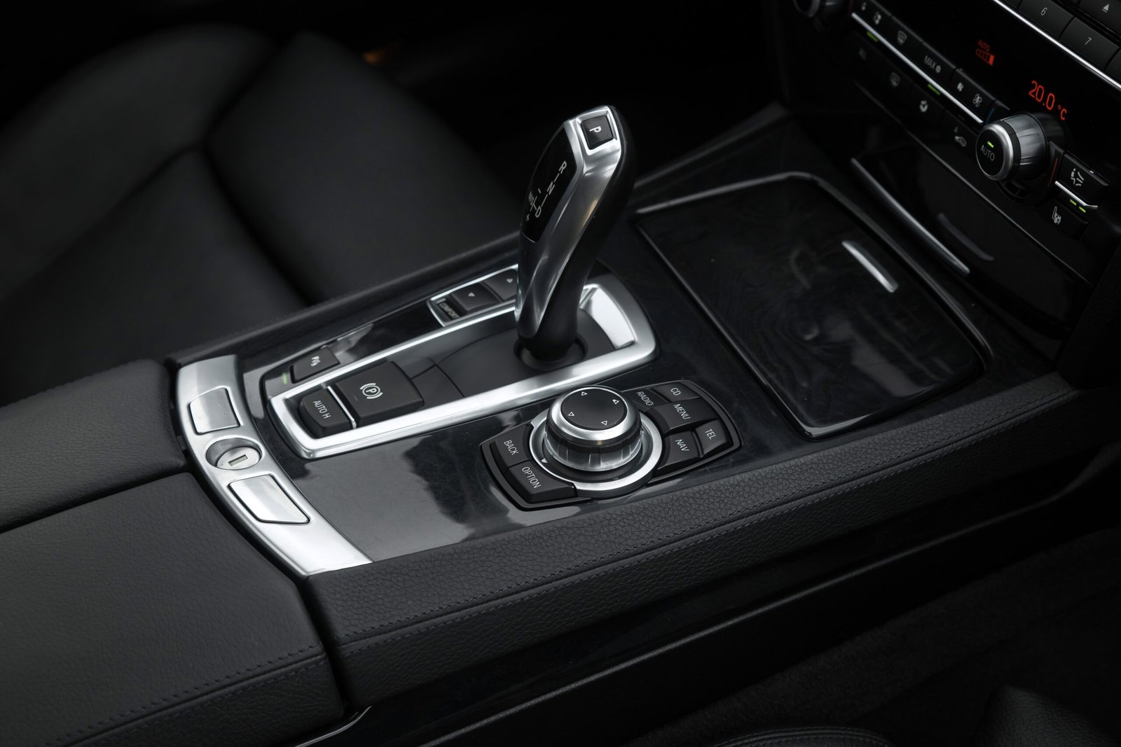 
								BMW 740D 40D 3.0D 225KW M-SPORTPAKET full									
