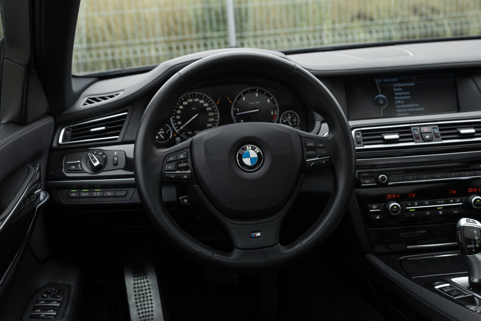 
								BMW 740D 40D 3.0D 225KW M-SPORTPAKET full									