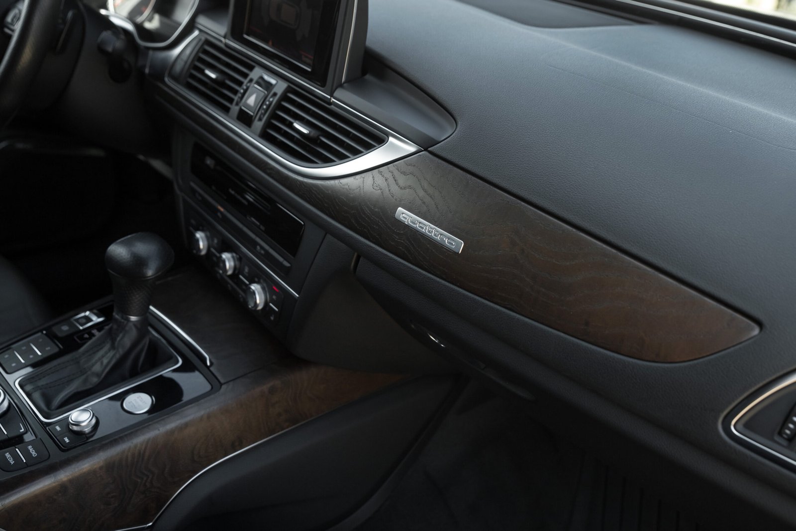 
								AUDI A6 S-LINE 3.0D 180KW QUATTRO full									